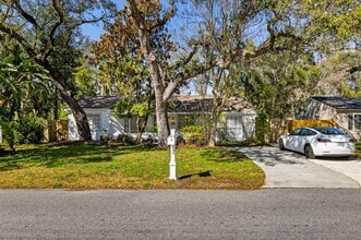 Building Photo - 815 W Lowry Ln