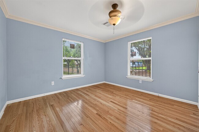 Building Photo - 4715 Chapman St