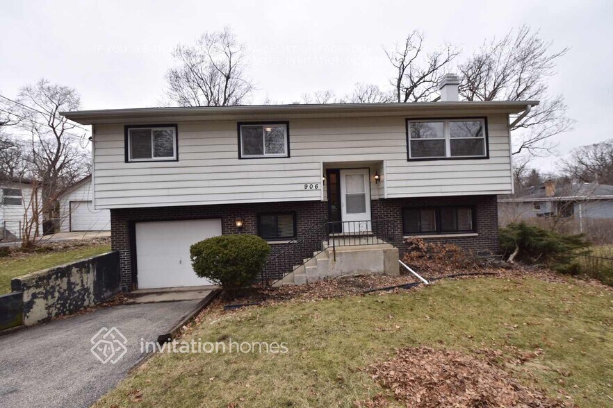 Building Photo - 906 Cedar St
