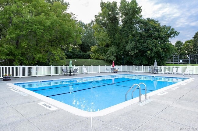 Building Photo - 3 Evergreen Way