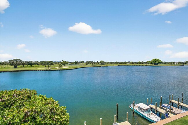Building Photo - 9250 W Bay Harbor Dr