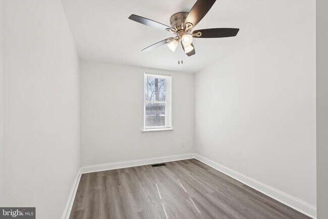 Building Photo - 746 Pine St