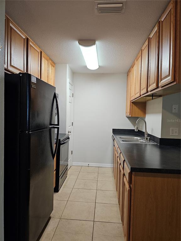 Building Photo - 540 Golden Raintree Pl