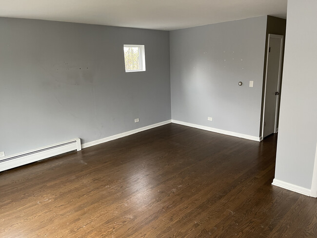 Building Photo - 5259 N Leamington Ave