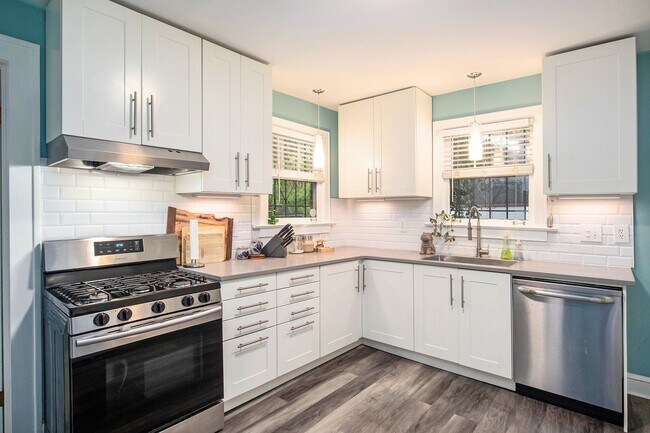 Building Photo - 1755 Langston Ave SW