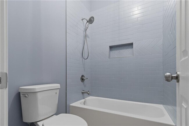 Building Photo - 325 Holderness St SW