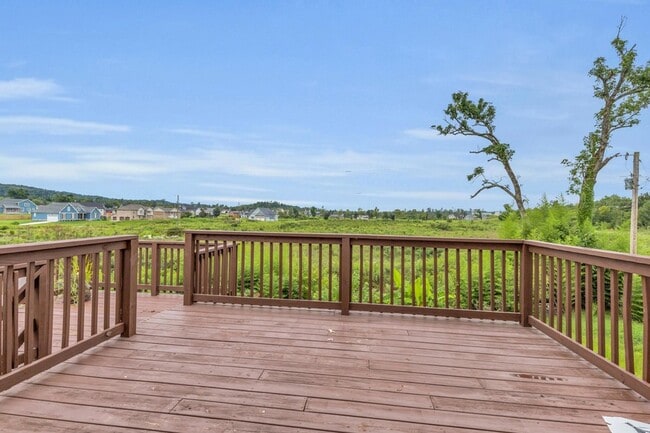 Building Photo - 7918 Holly Hills Dr