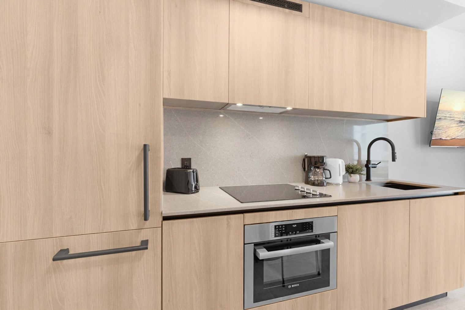 Building Photo - 501 NE 1st Ave