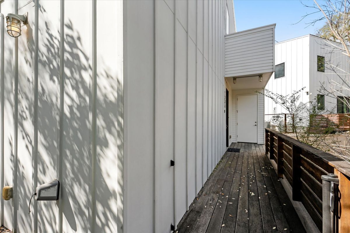 Building Photo - 1204 Woodland Ave