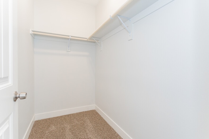 Building Photo - 1621 S Dandelion St