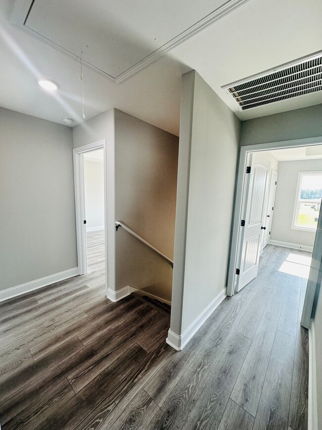 Building Photo - 226 Beau Claire Cir