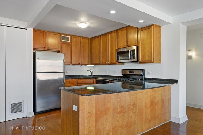 Building Photo - 2300 N Commonwealth Ave