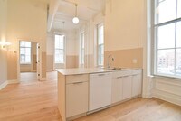 Building Photo - City Hall