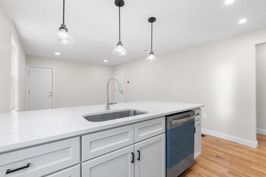 Building Photo - 322 Jefferson Ave