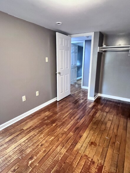 Building Photo - 224 Dingledine St