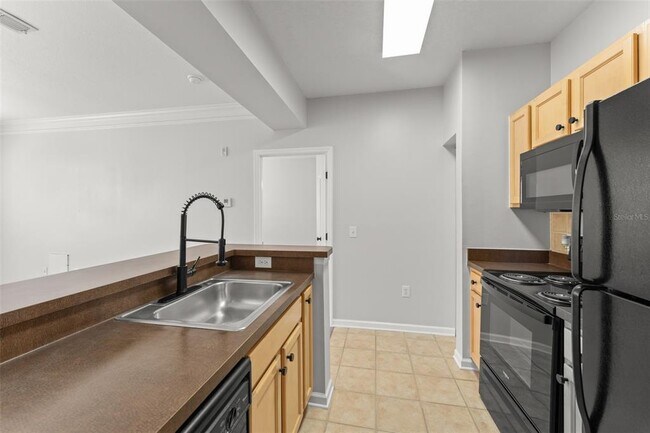 Building Photo - 12825 Madison Pointe Cir