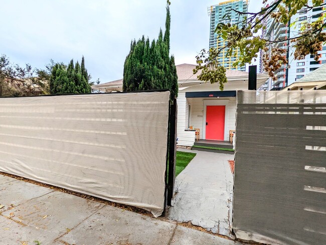 Building Photo - Downtown San Diego Smart House