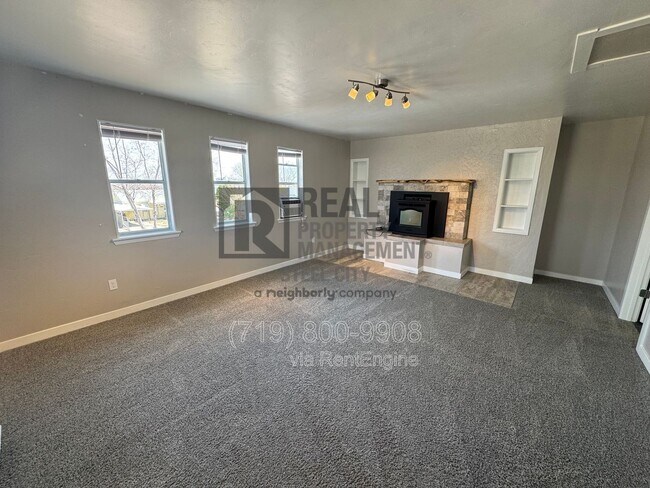 Building Photo - 2619 7th Ave