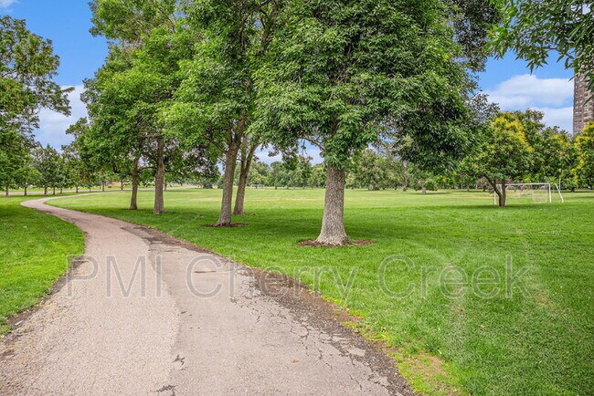 Building Photo - 2124 E 17th Ave