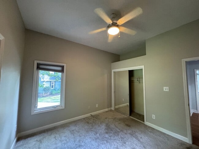 Building Photo - Carolina Lakes!! Close to Marina