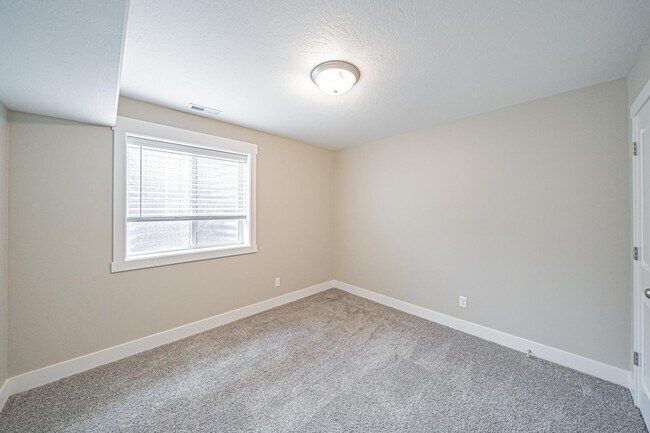 Building Photo - 2896 Blackwood