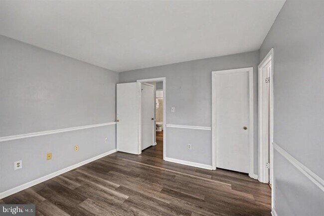 Building Photo - 8619 Beekman Pl
