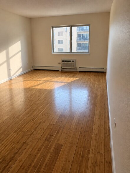 Building Photo - 1231 N Downing St