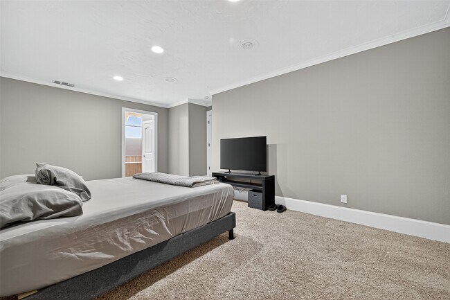 Building Photo - 5815 Green Terrace Ln