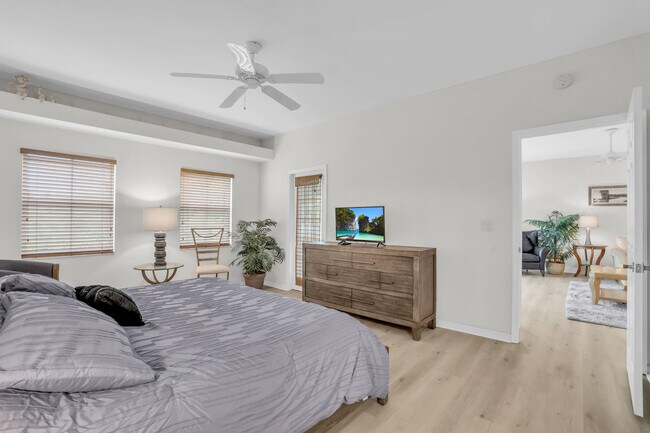 Building Photo - 28650 Carriage Home Dr