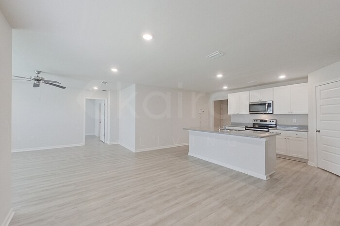 Building Photo - 127 Swallowtail Ln