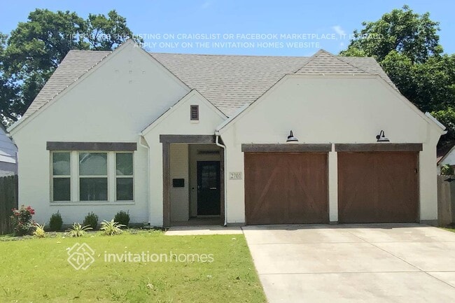 Building Photo - 2701 Mission St