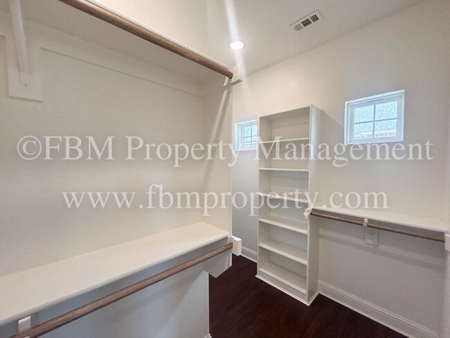 Building Photo - 306 Brothers Blvd
