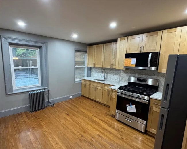 Building Photo - 58 Woodbine St