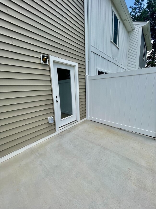 Building Photo - 556 Leesville Rd