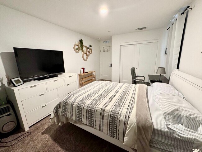 Building Photo - 8809 Polka Way