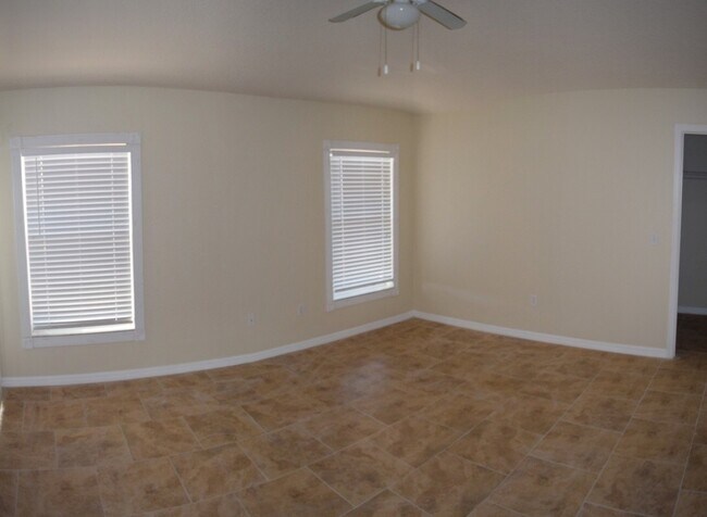 Building Photo - 10120 SE 67th Terrace