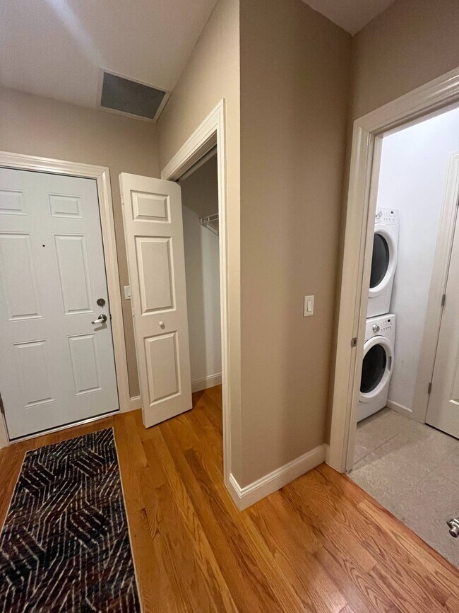 Building Photo - 260 Washington Ave