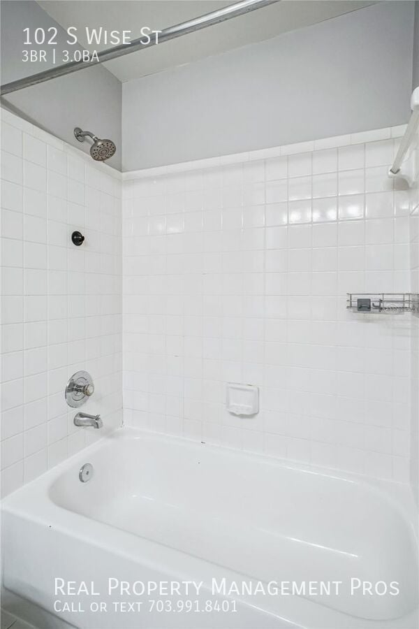 Building Photo - 102 S Wise St