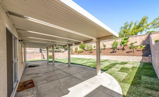 Building Photo - 1122 Alpine Ct