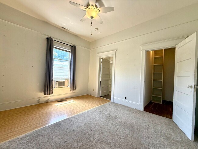 Building Photo - 386 Margaret St