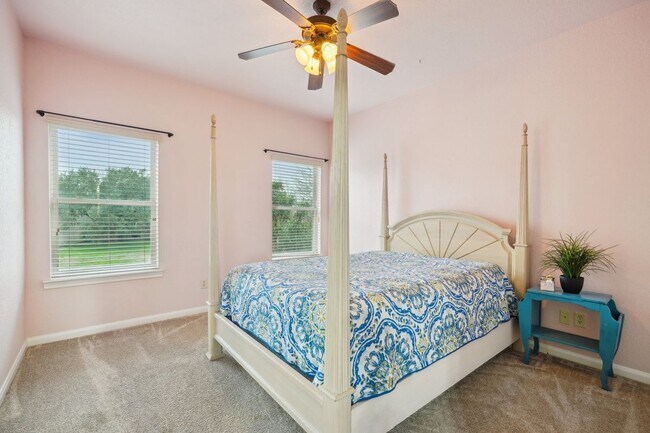 Building Photo - 2622 Fairwood Dr
