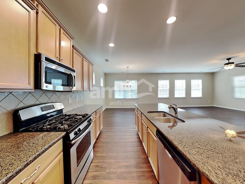Building Photo - 1613 Deer Meadows Dr