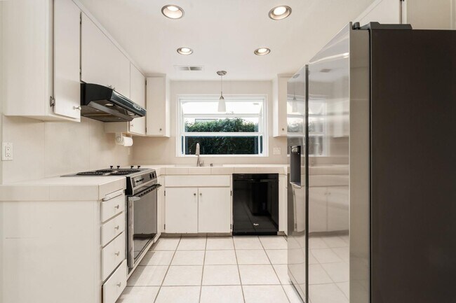 Building Photo - 3770 W Barstow Ave