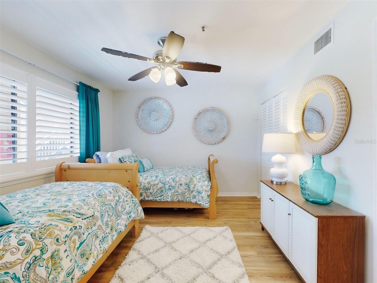 Building Photo - 454 Bouchelle Dr