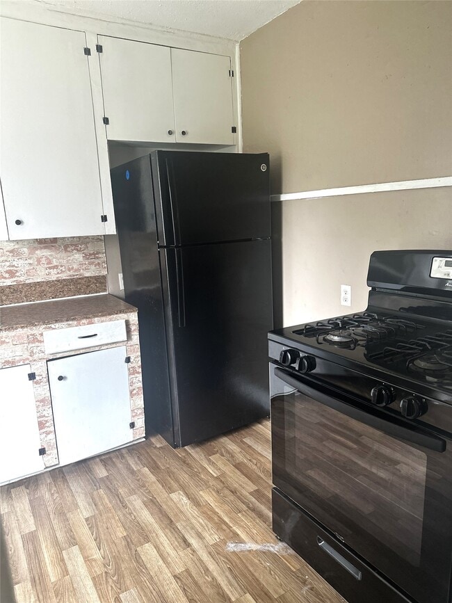 Building Photo - 11005 Muscatine St