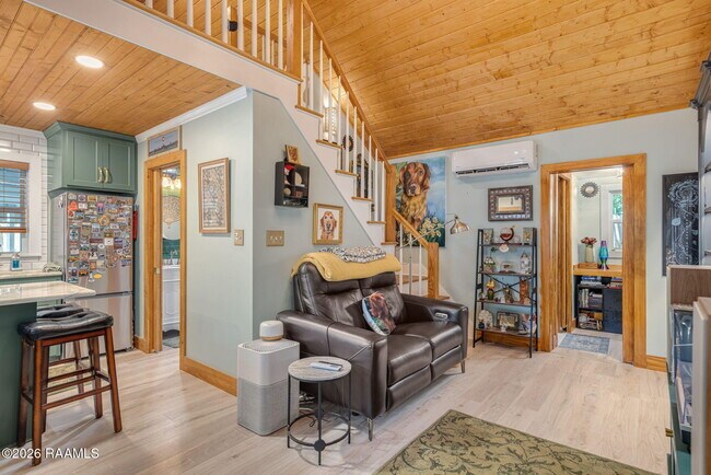 Building Photo - 325 Alice Dr