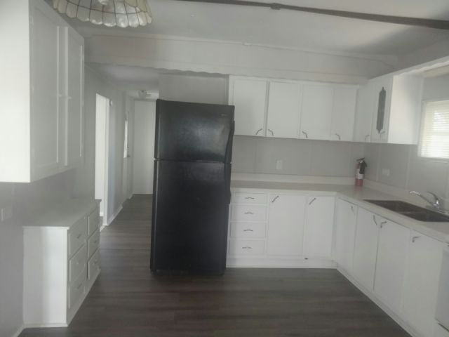 Building Photo - 108 50th Ave Terrace W