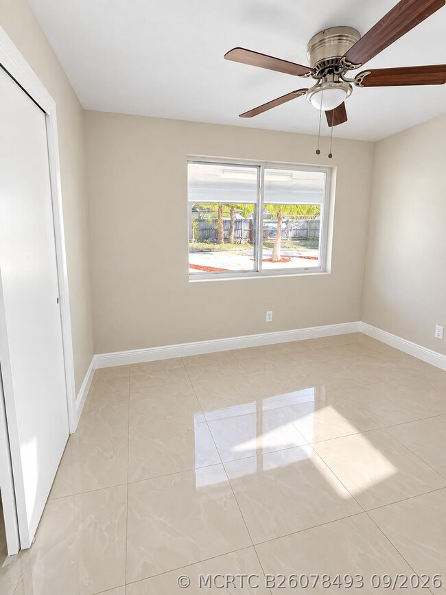 Building Photo - 5163 Club Rd