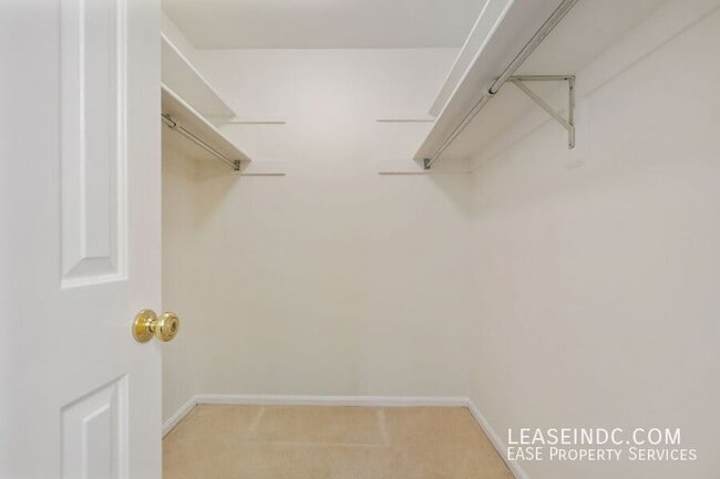 Building Photo - 3204 Ellicott St NW