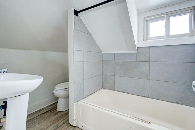 Building Photo - 127 Rosewood Terrace